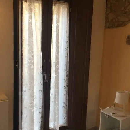 לינה וארוחת בוקר Al Corso קליארי