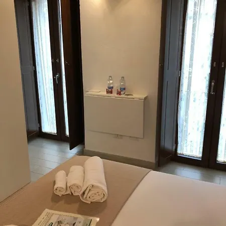 住宿加早餐酒店 Al Corso 卡利亚里